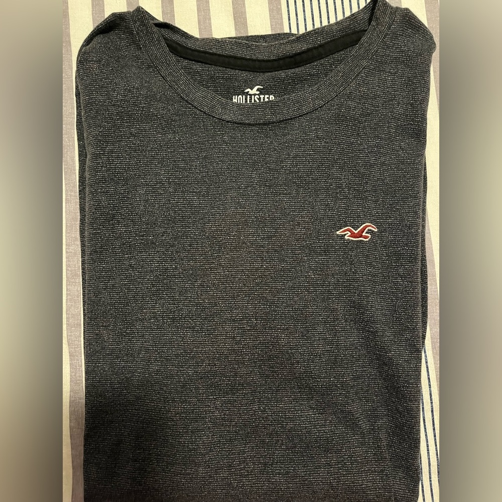 Hollister mens tshirt